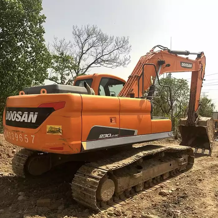 بیل مکانیکی دوسان 230