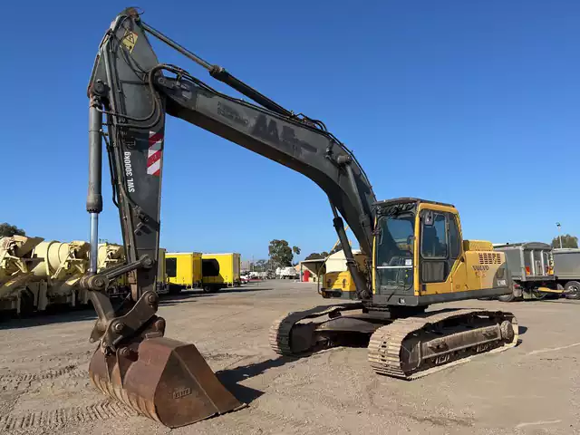ولوو EC240B