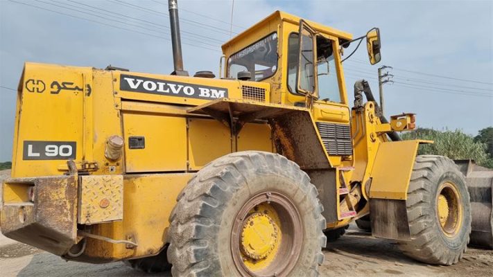 لودر ولوو L90B