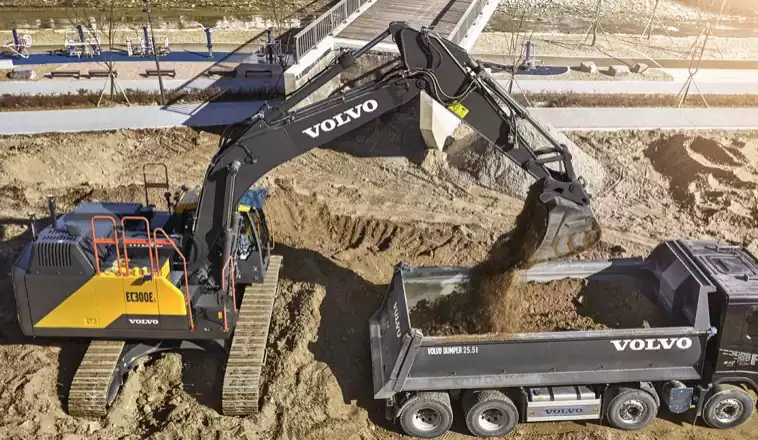 بیل مکانیکی ولوو EC300E هیبرید