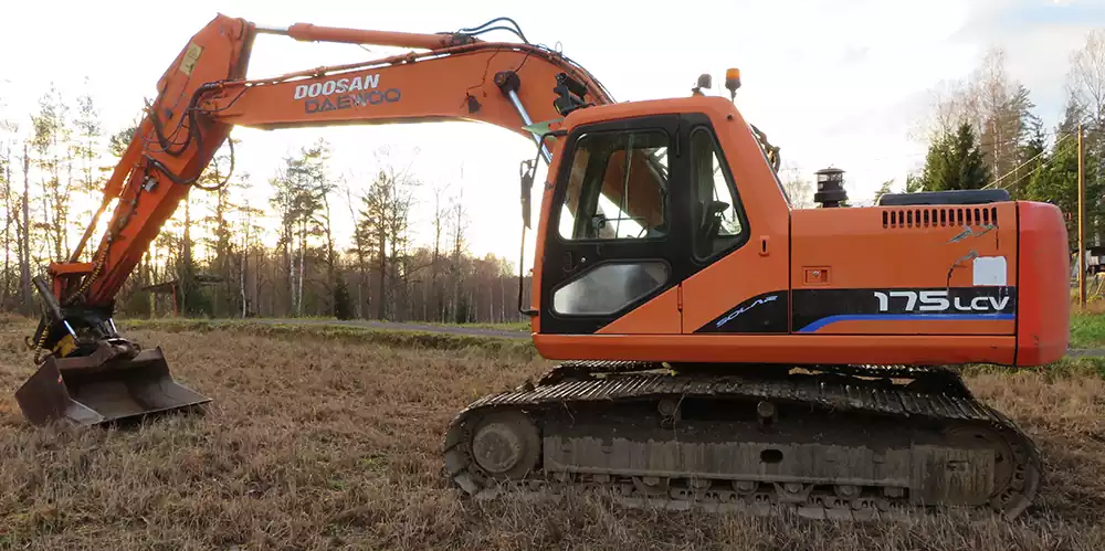 بیل مکانیکی دوسان S175LCV